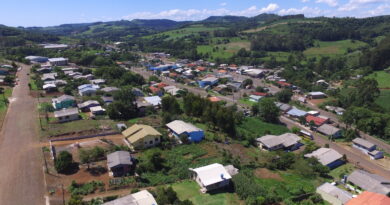 Centro de Multiplouso é, segundo a administração, uma medida temporária e provisória