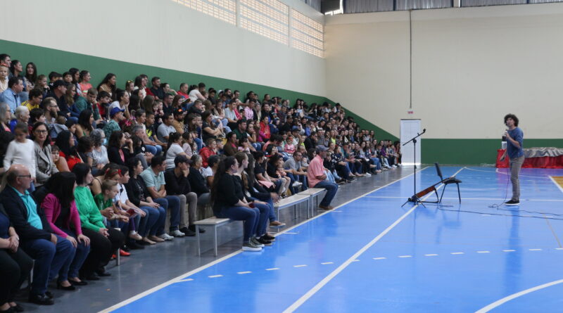 Evento reuniu pais, professores e alunos